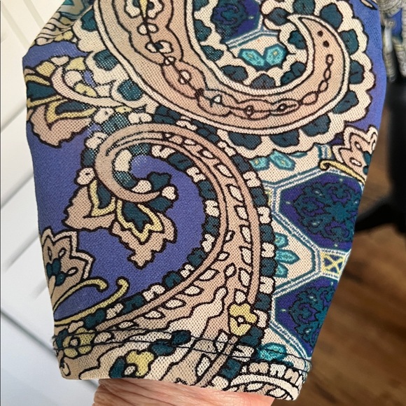 Chico’s Elegant Blue Patterned Long Sleeve Top Sz 1 - Picture 4 of 13